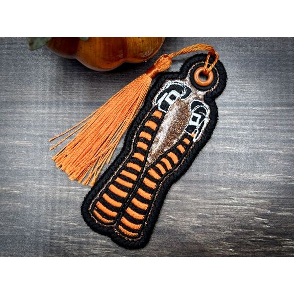 4X4 Bookmark - Witchy Legs