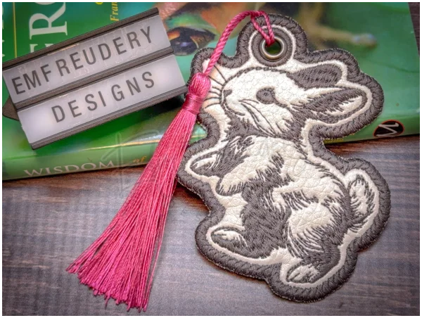 4X4 Bookmark - Bunny – EmFreudery Designs