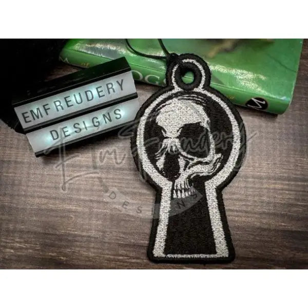 4X4 Fsl Bookmark - Keyhole Skull